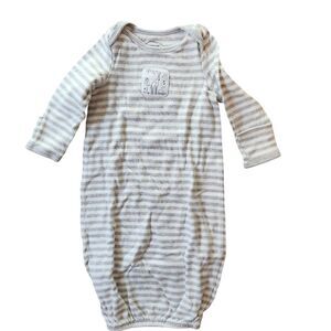 Lamaze Organic Cotton Sleep Gown Size: One Size Gray/White Stripes with Giraffe